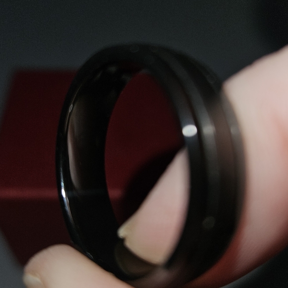 ==Men's tungsten wedding band - Picture 12 of 17